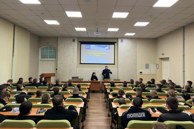 У ЛьвДУВС проводять навчання з електронного декларування для курсантів