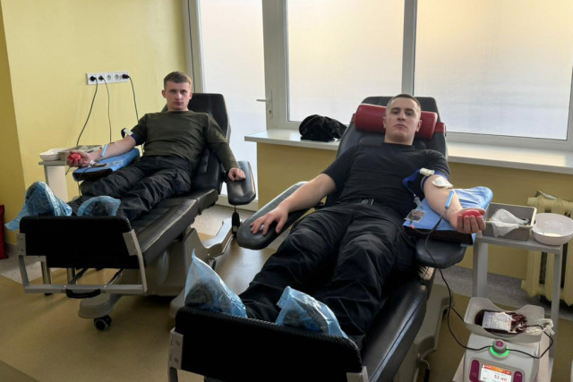 Курсанти ЛьвДУВС стали донорами крові для пораненого поліцейського