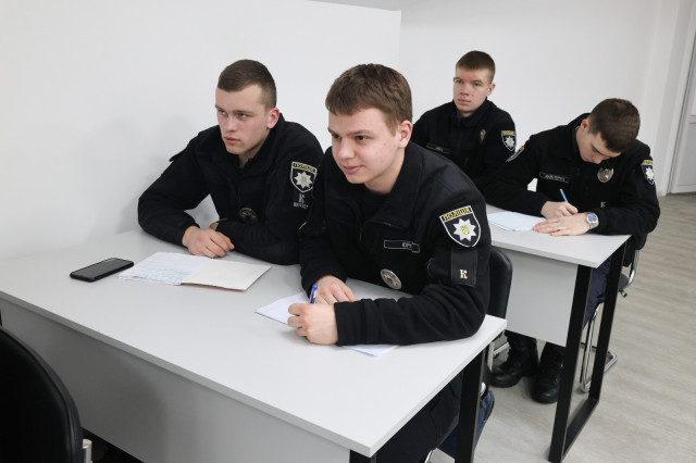 Акцент на дисципліні та законності: у ЛьвДУВС триває Школа молодших командирів