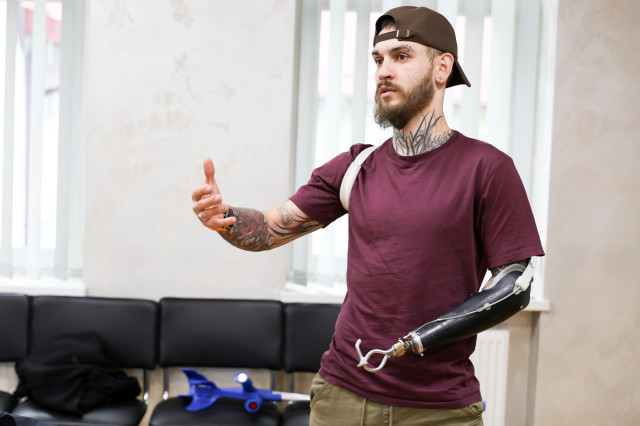 Історія незламності: у ЛьвДУВС відбулась зустріч із ветераном війни, який надихає своїм прикладом інших