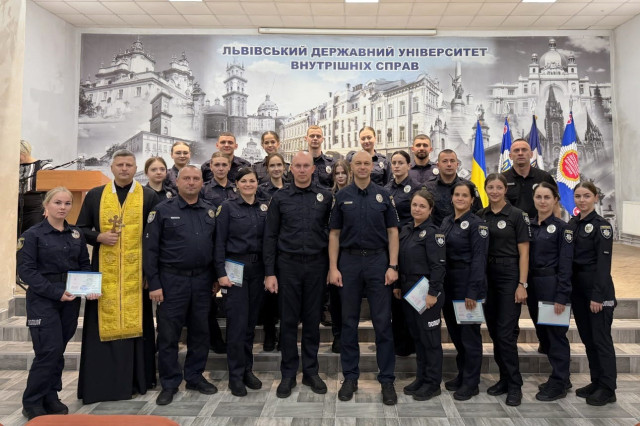 Поліцейські служби освітньої безпеки завершили професійну підготовку