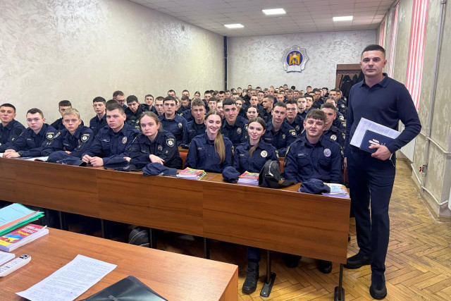 Курсанти ЛьвДУВС поглиблюють знання з кримінального права