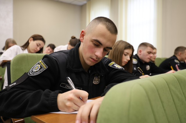 ЛьвДУВС долучився до написання Всеукраїнського радіодиктанту національної єдності